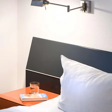 Luv Und Lee Pilsum *